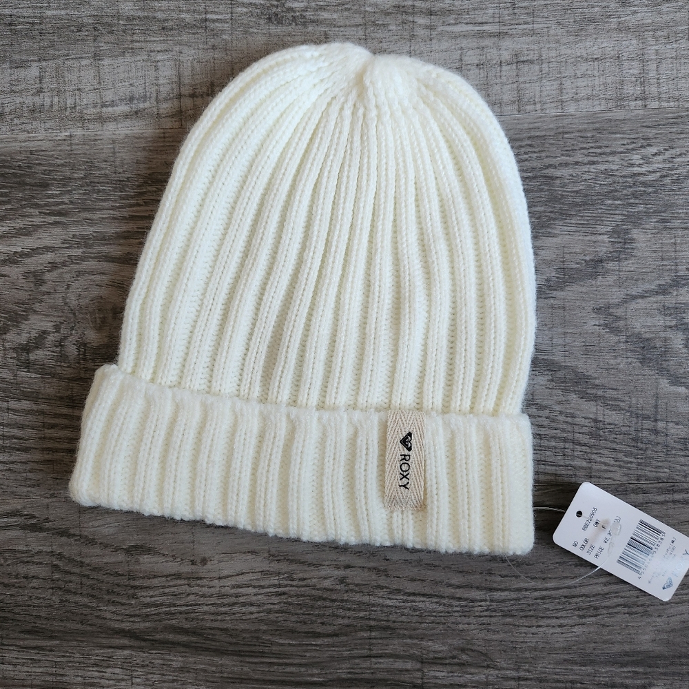 ✨NEW✨ Roxy White Knit Beanie